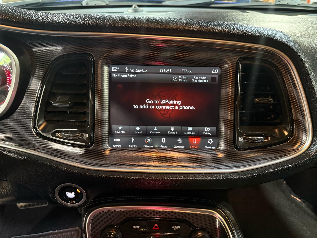 Dodge Challenger SXT Plus RWD 2018