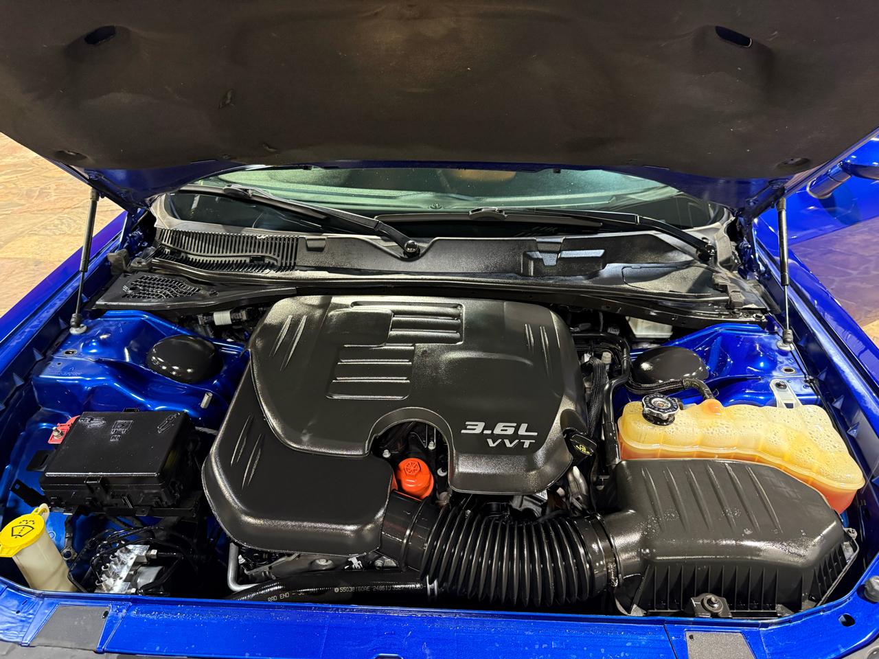 Dodge Challenger SXT Plus RWD 2018