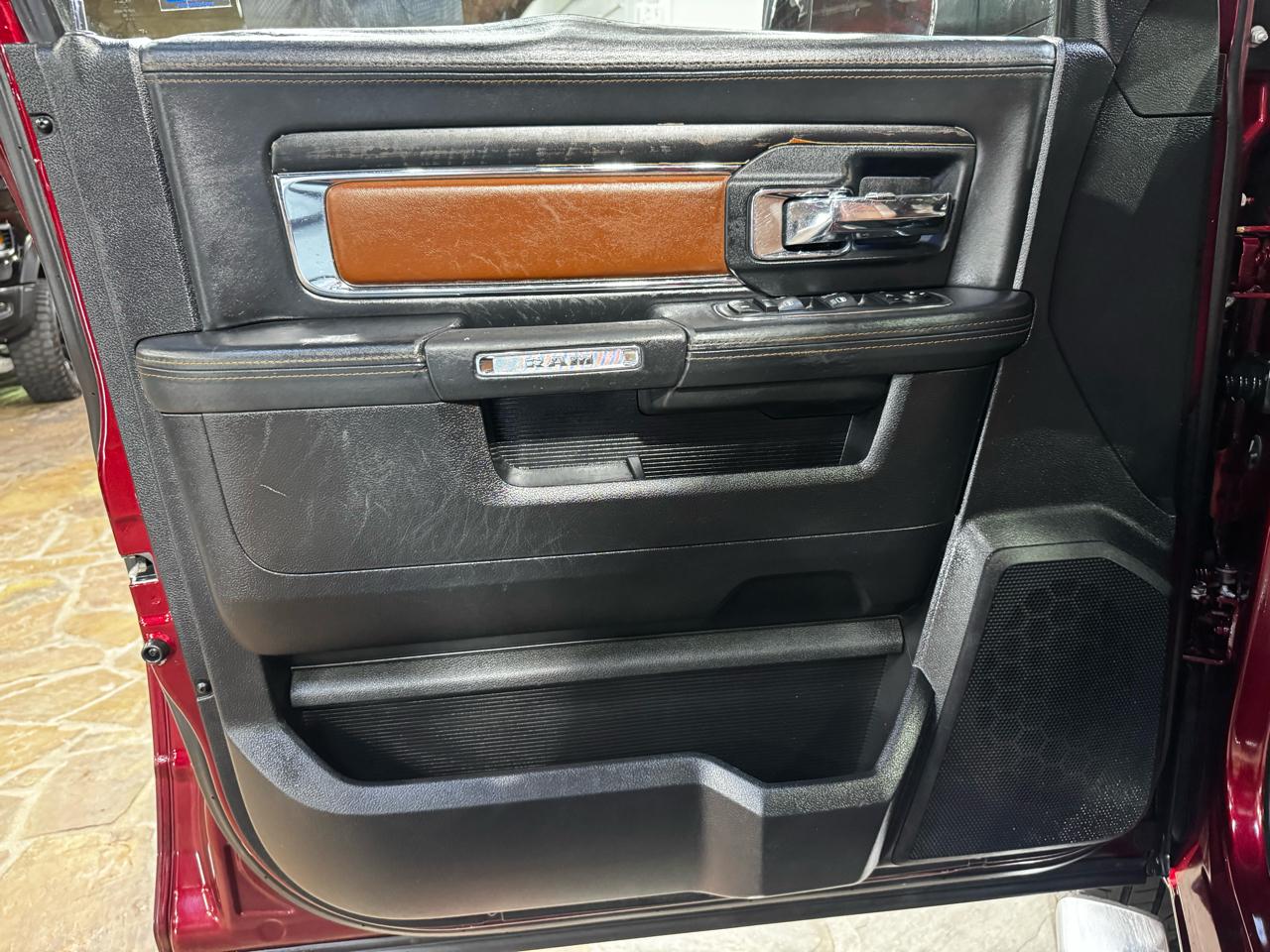 RAM 1500 4WD Crew Cab 140.5" Longhorn 2016