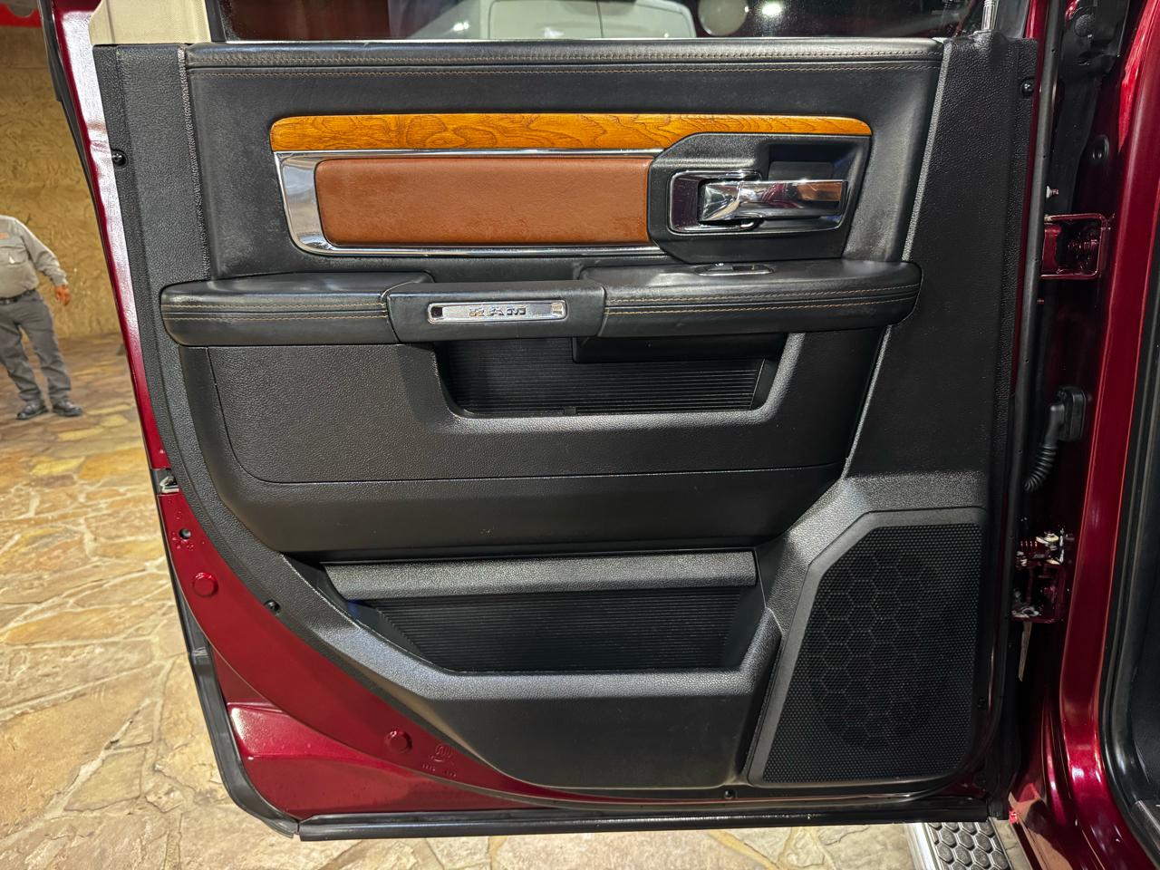 RAM 1500 4WD Crew Cab 140.5" Longhorn 2016
