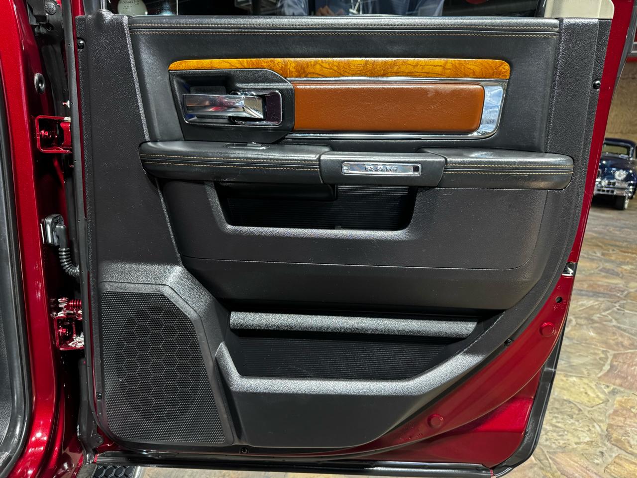 RAM 1500 4WD Crew Cab 140.5" Longhorn 2016