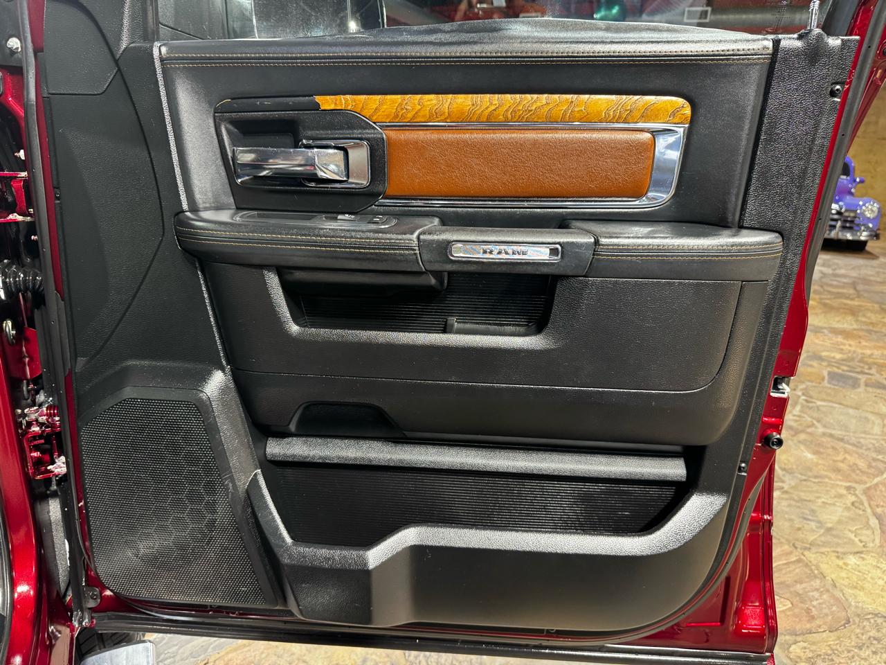 RAM 1500 4WD Crew Cab 140.5" Longhorn 2016