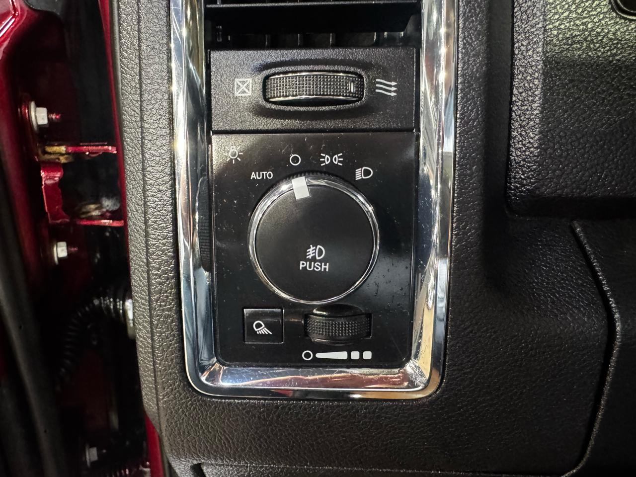 RAM 1500 4WD Crew Cab 140.5" Longhorn 2016