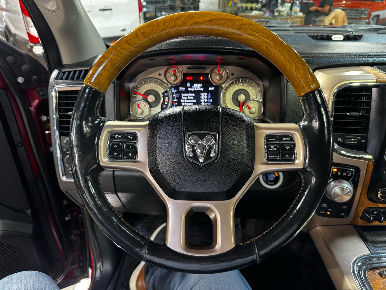 RAM 1500 4WD Crew Cab 140.5" Longhorn 2016