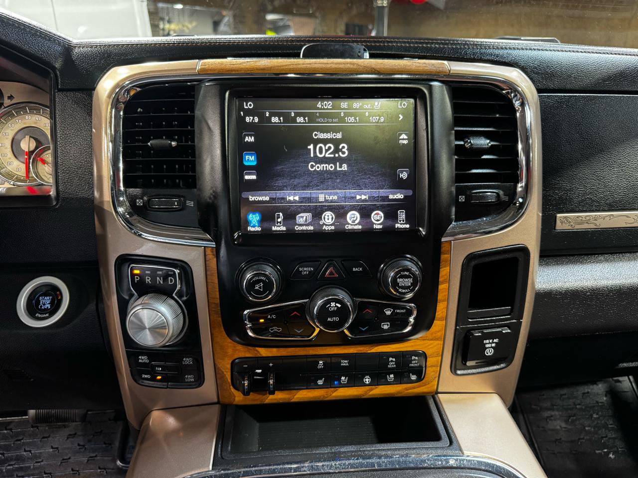 RAM 1500 4WD Crew Cab 140.5" Longhorn 2016