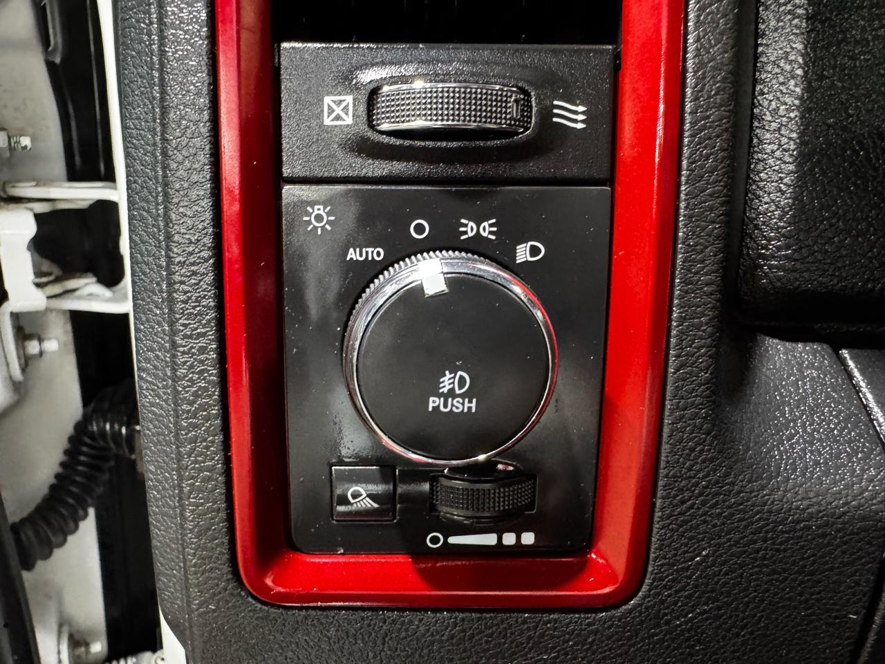 RAM 1500 2WD Crew Cab 140.5" Rebel 2016
