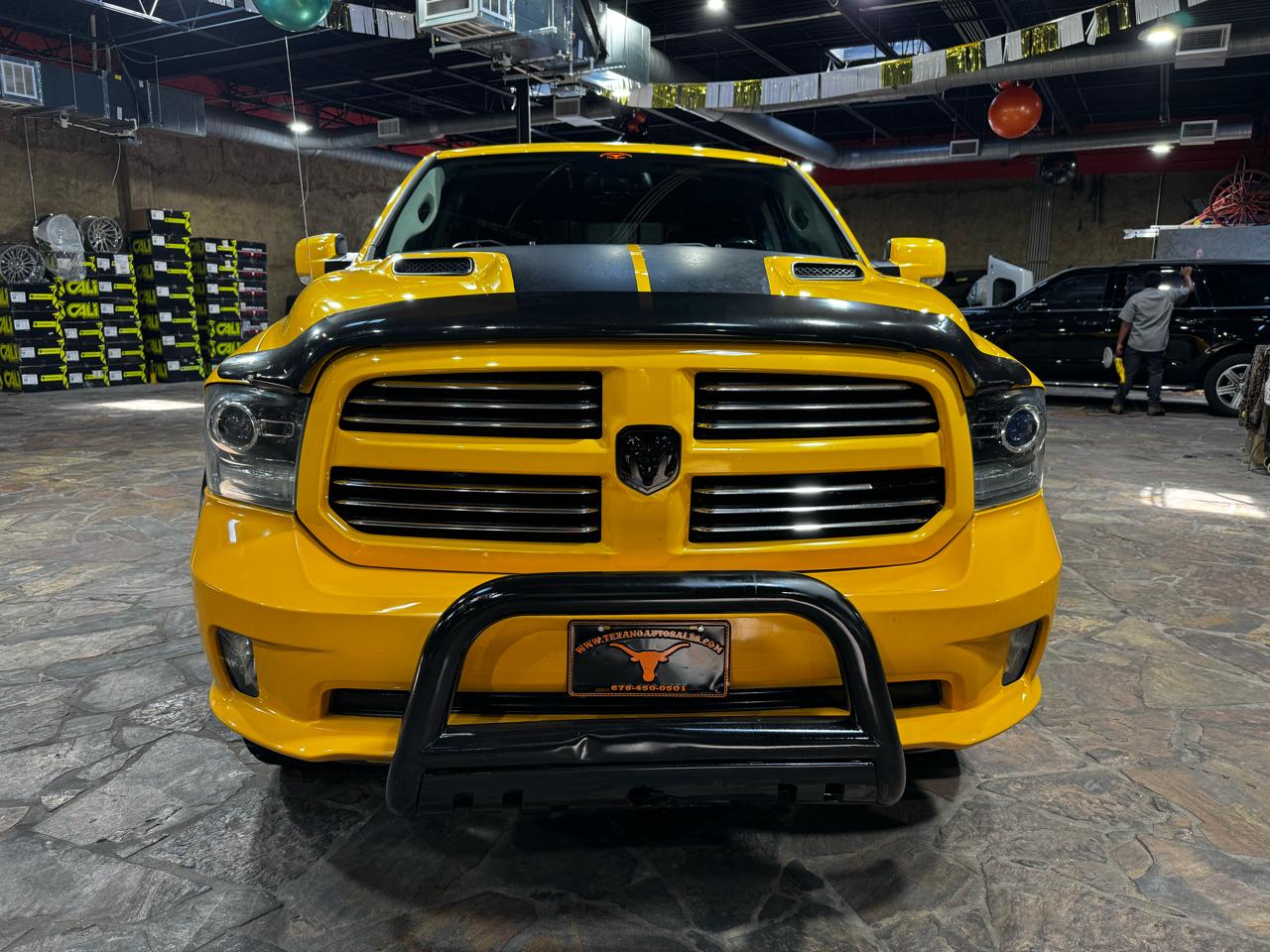 RAM 1500 4WD Crew Cab 140.5" Sport 2016