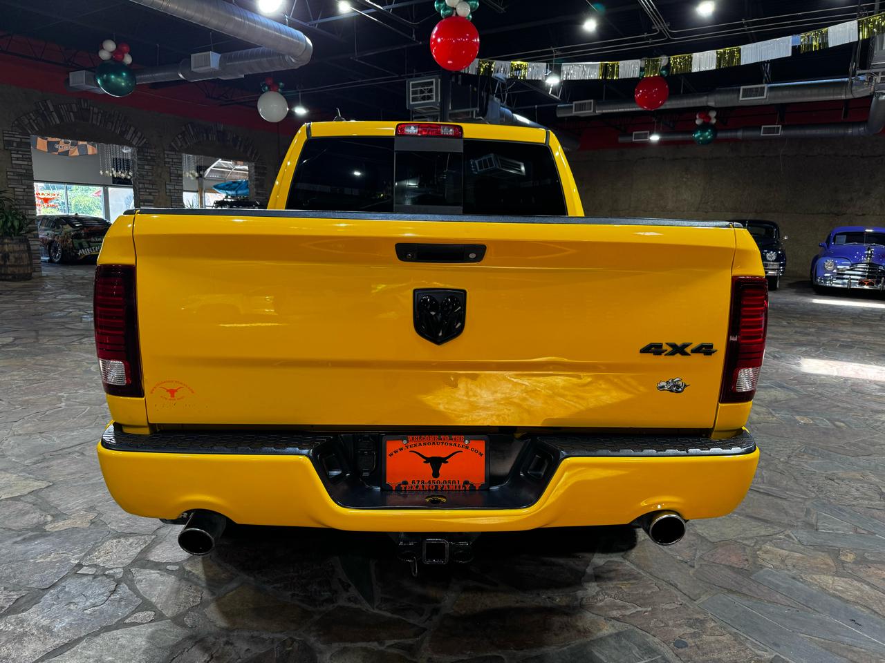 RAM 1500 4WD Crew Cab 140.5" Sport 2016