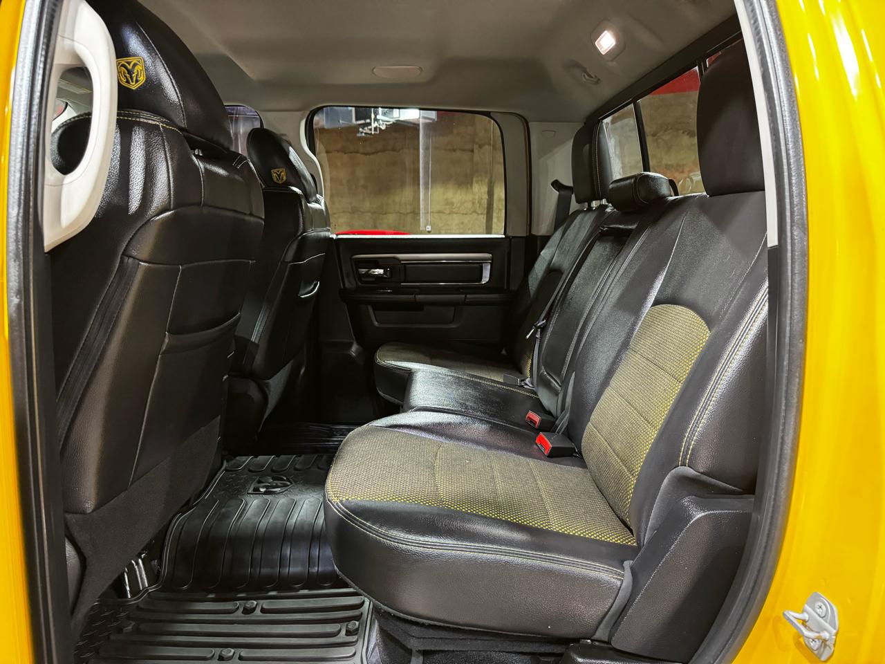 RAM 1500 4WD Crew Cab 140.5" Sport 2016