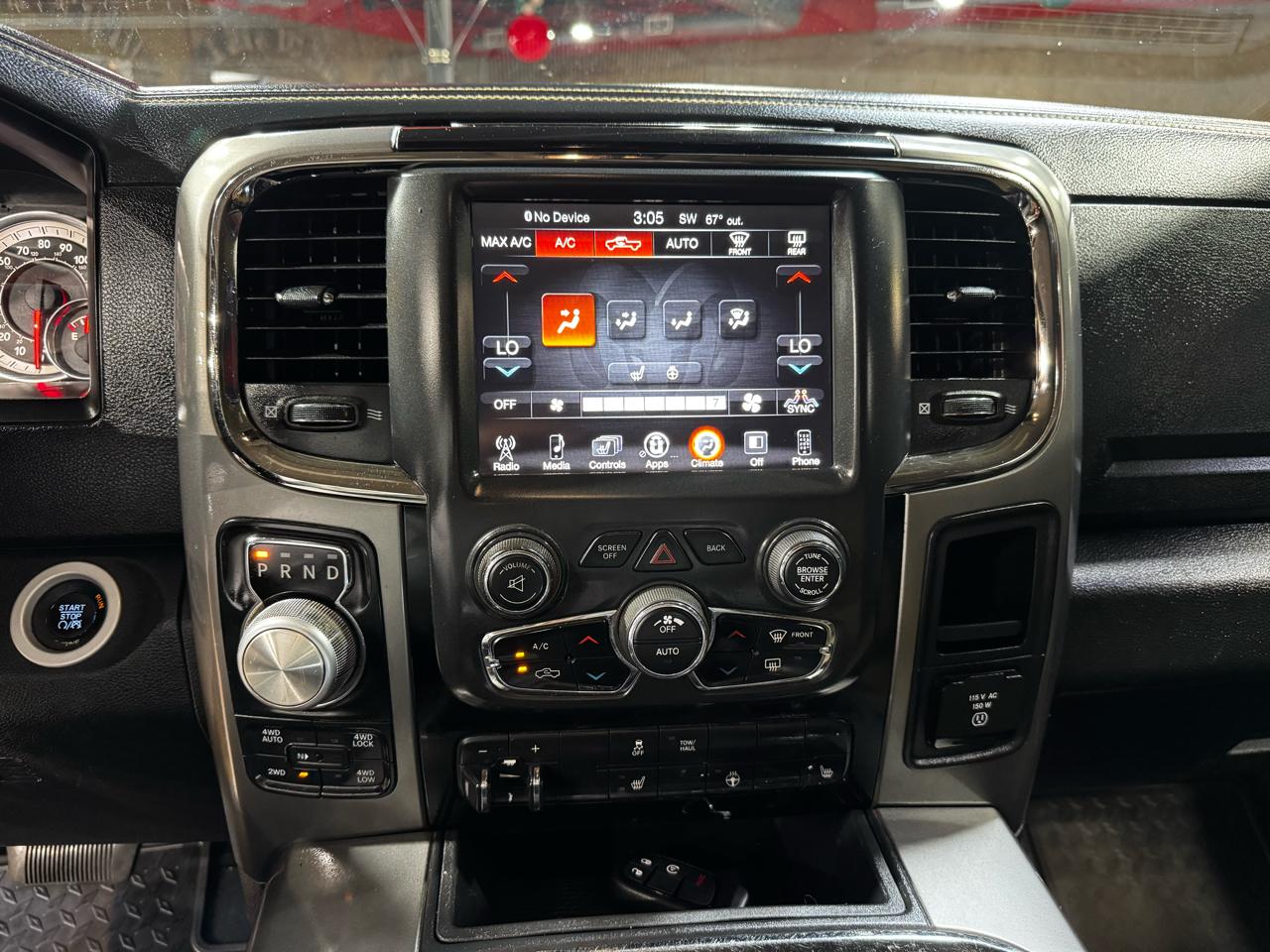 RAM 1500 4WD Crew Cab 140.5" Sport 2016