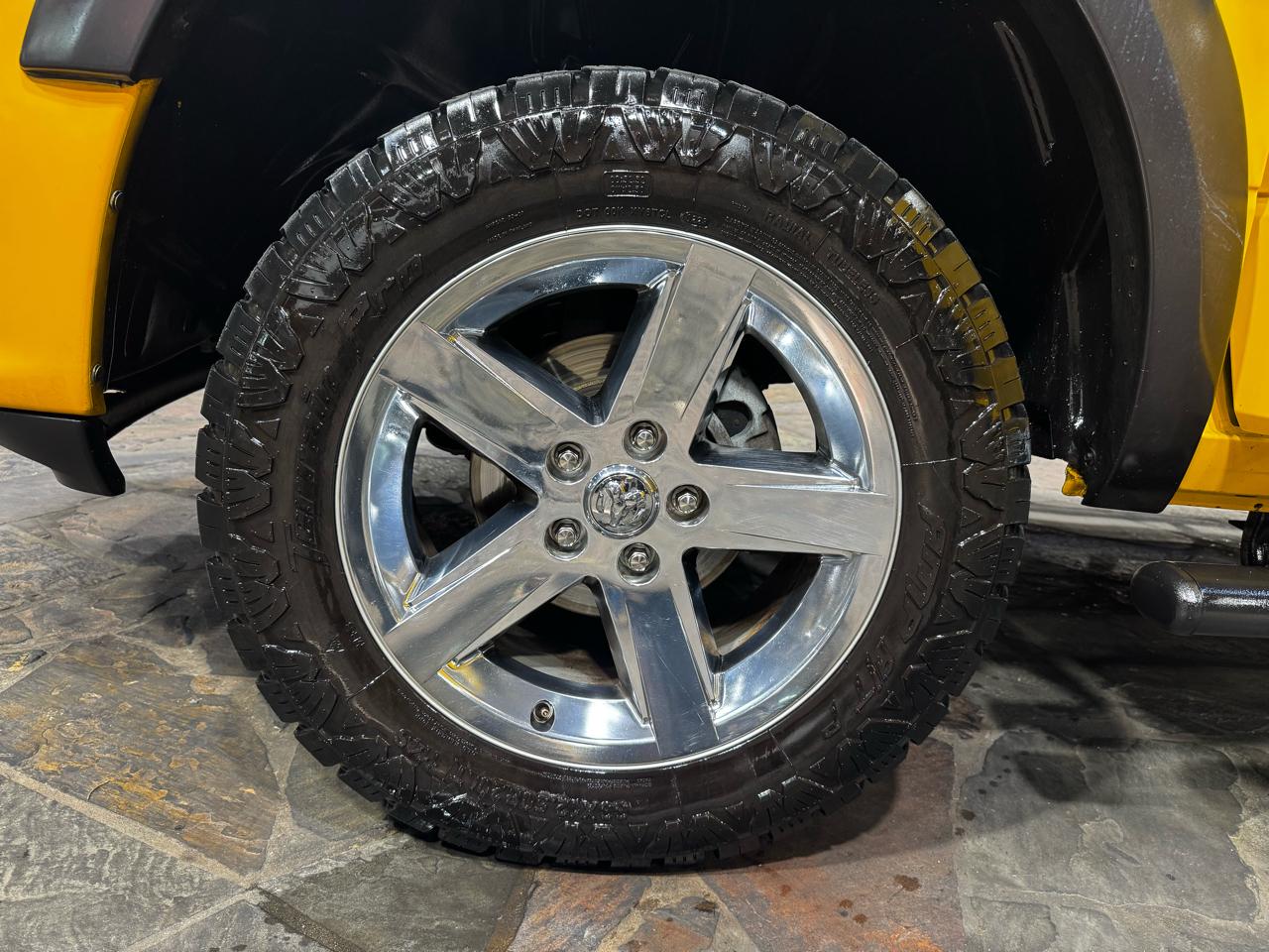 RAM 1500 4WD Crew Cab 140.5" Sport 2016