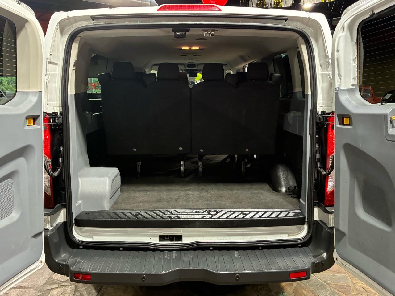Ford Transit Passenger Wagon T-350 148" Low Roof XLT Sliding RH Dr 2018
