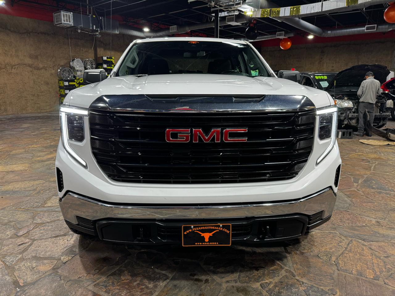 GMC Sierra 1500 4WD Crew Cab 147" Pro 2023