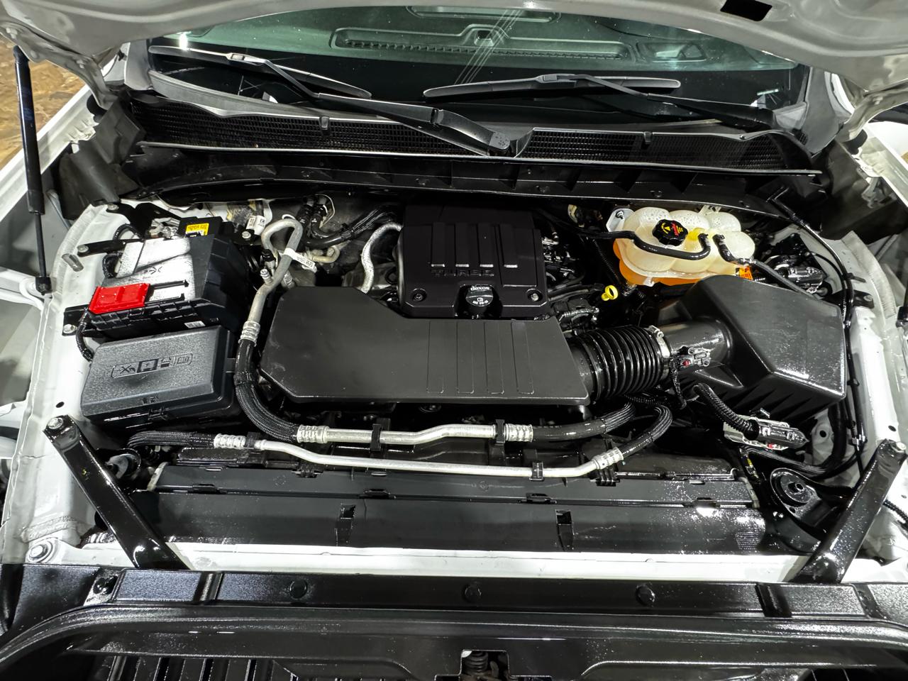 GMC Sierra 1500 4WD Crew Cab 147" Pro 2023