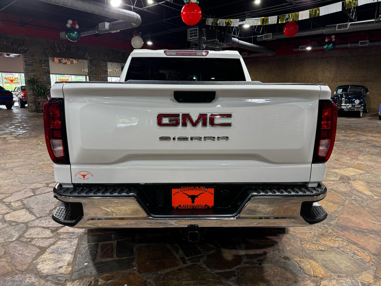 GMC Sierra 1500 4WD Crew Cab 147" Pro 2023