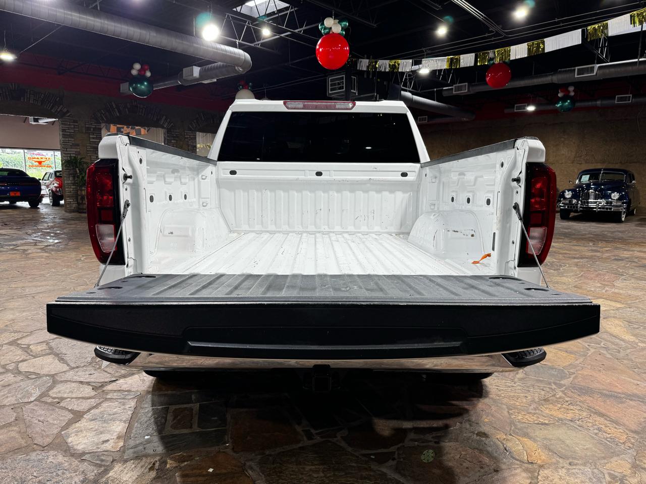 GMC Sierra 1500 4WD Crew Cab 147" Pro 2023