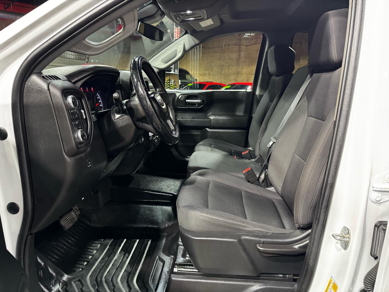 GMC Sierra 1500 4WD Crew Cab 147" Pro 2023