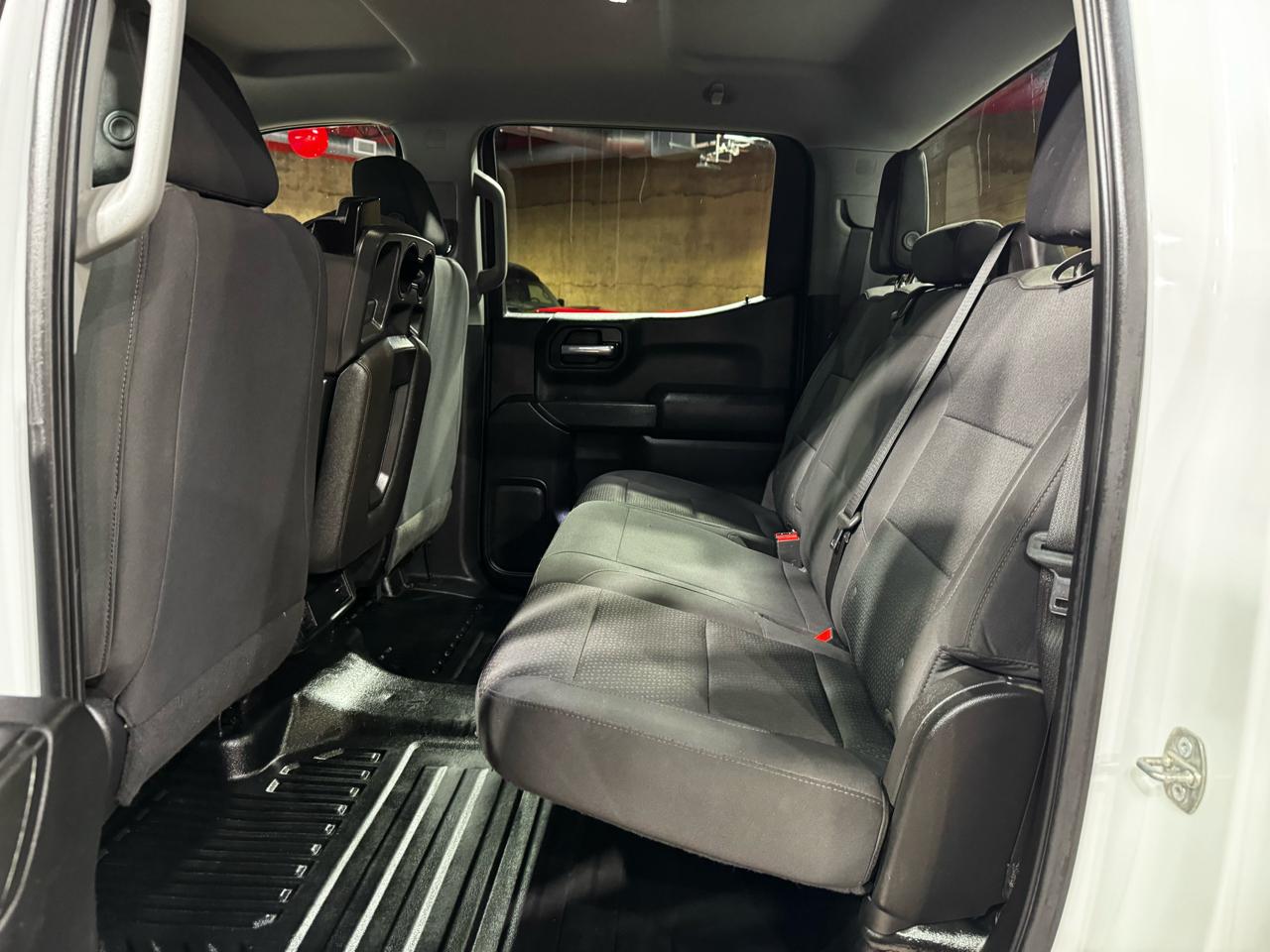 GMC Sierra 1500 4WD Crew Cab 147" Pro 2023