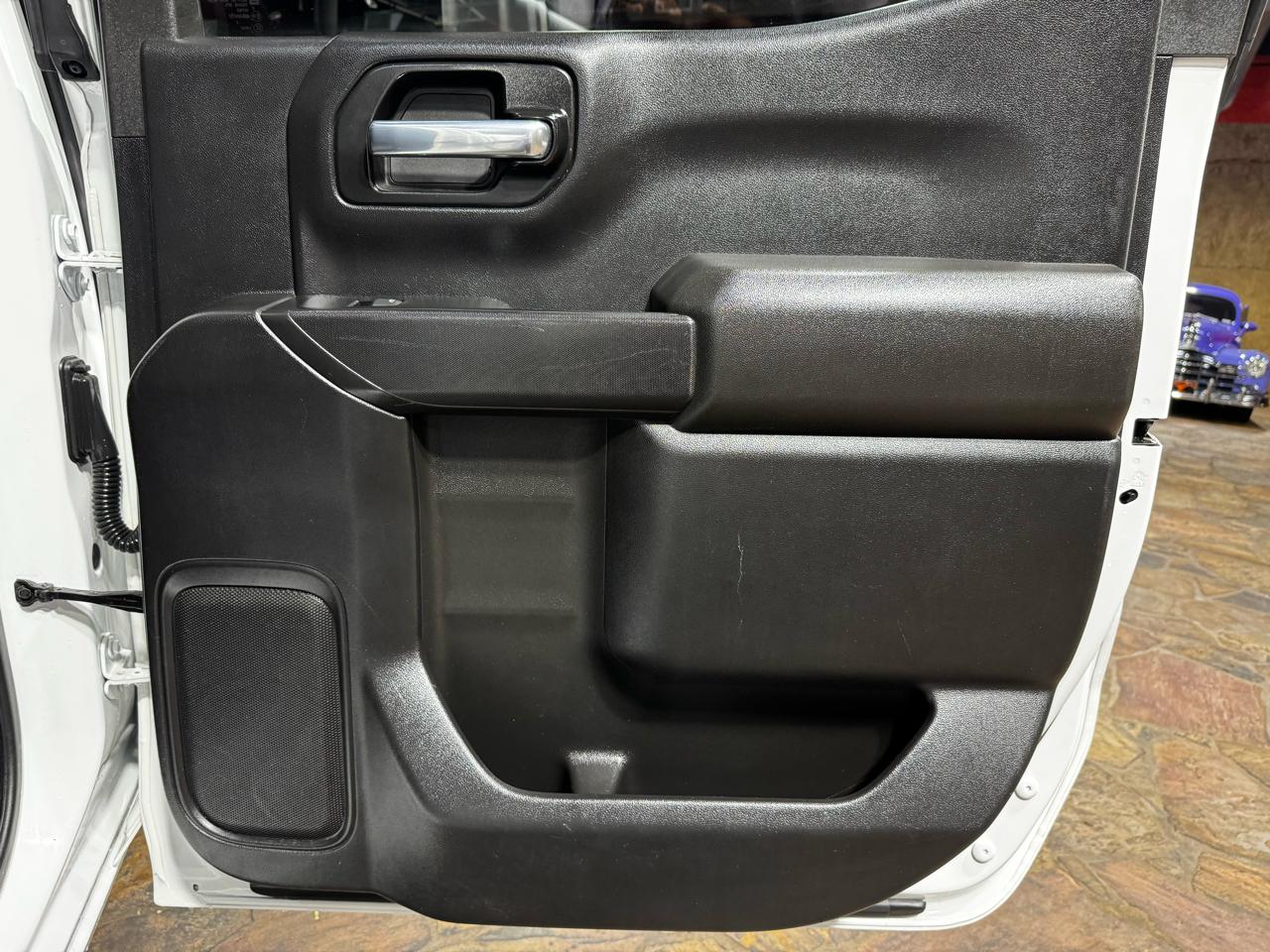GMC Sierra 1500 4WD Crew Cab 147" Pro 2023