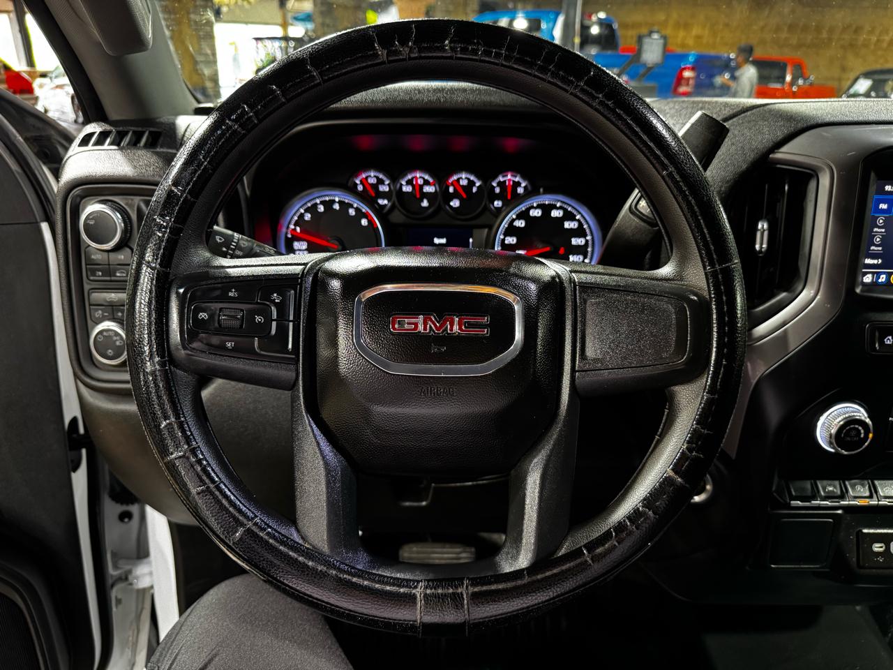 GMC Sierra 1500 4WD Crew Cab 147" Pro 2023
