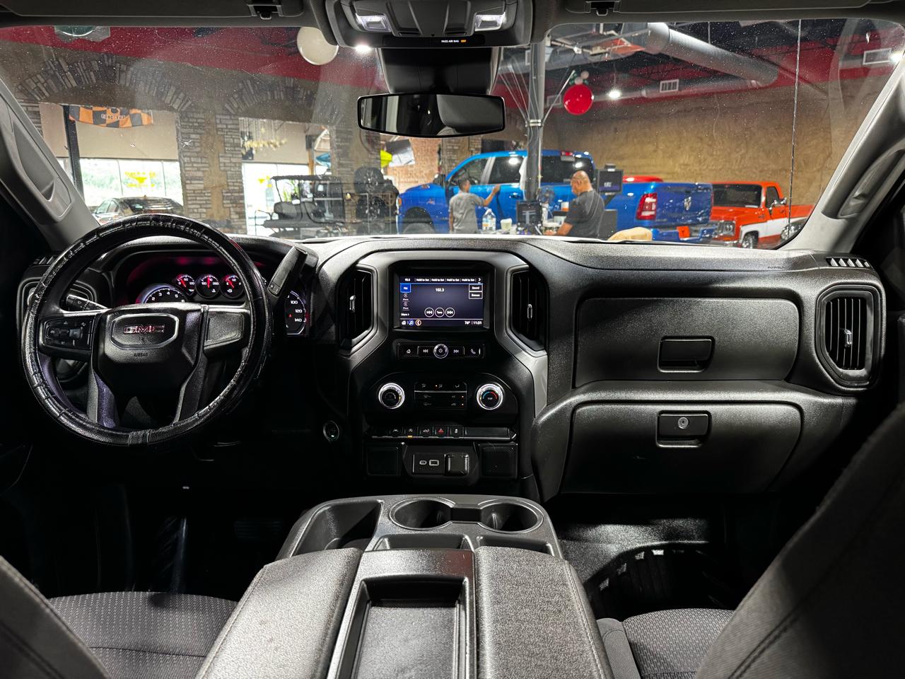 GMC Sierra 1500 4WD Crew Cab 147" Pro 2023