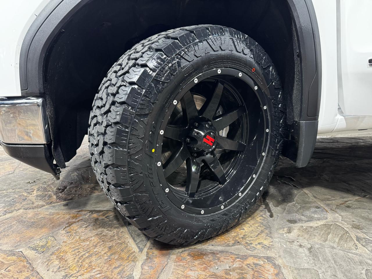 GMC Sierra 1500 4WD Crew Cab 147" Pro 2023