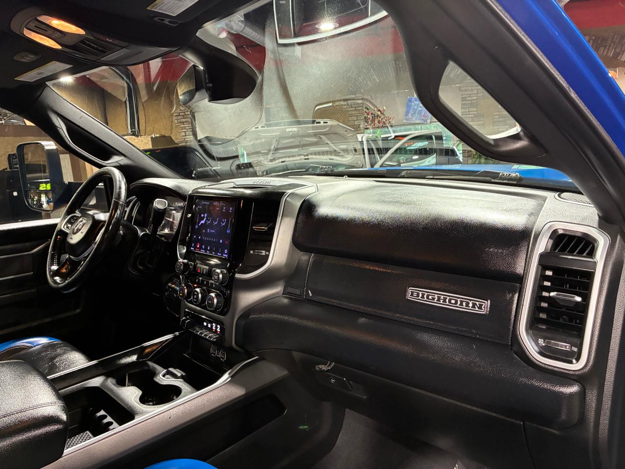 RAM 2500 Big Horn 4x4 Crew Cab 6'4" Box 2020