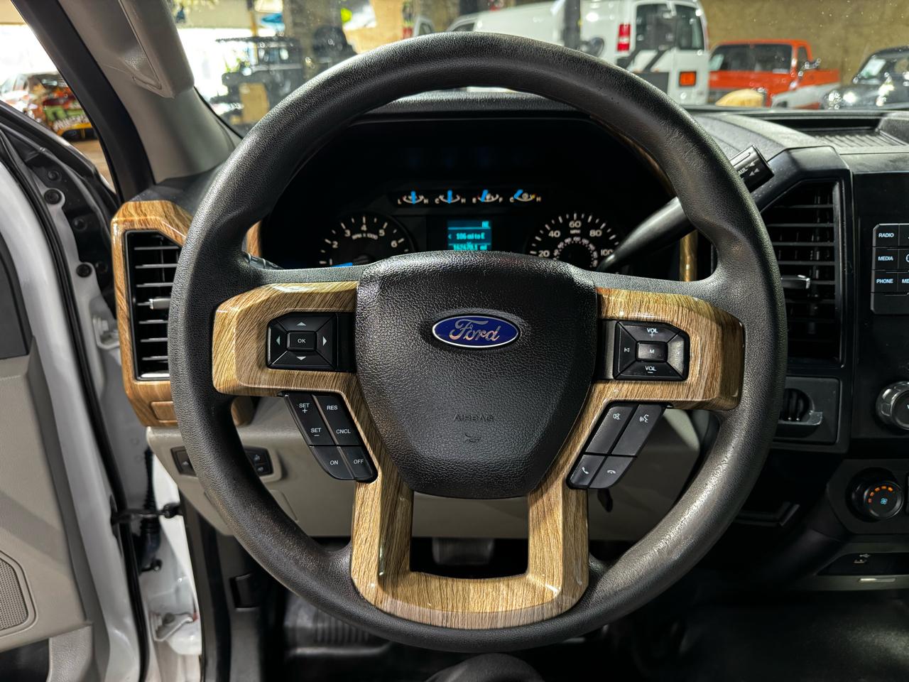 Ford F-150 2WD Reg Cab 141" XLT 2016