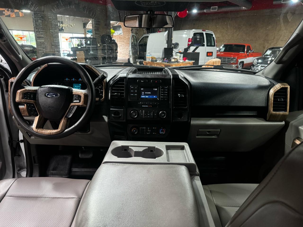 Ford F-150 2WD Reg Cab 141" XLT 2016