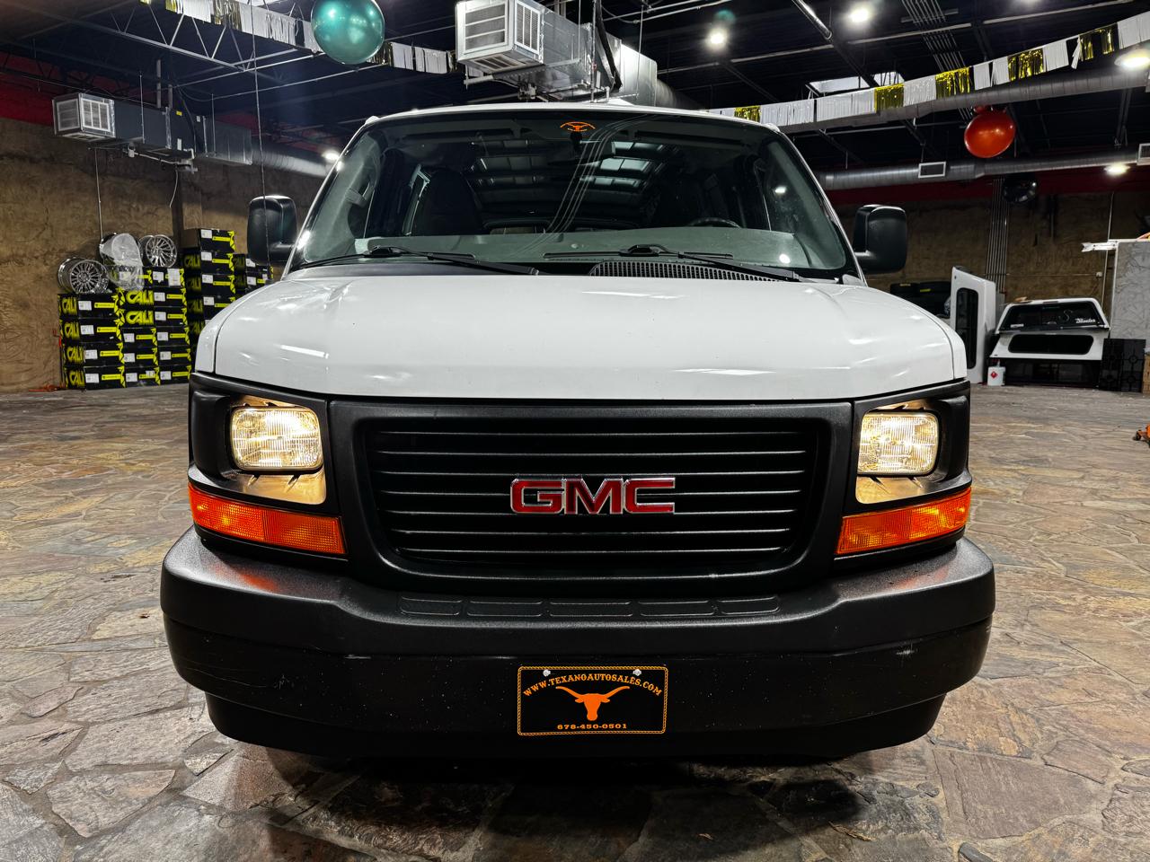 GMC Savana Cargo Van RWD 2500 135" 2017