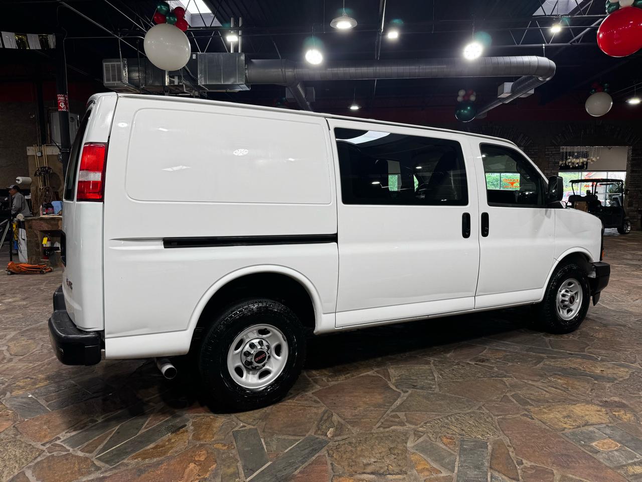 GMC Savana Cargo Van RWD 2500 135" 2017