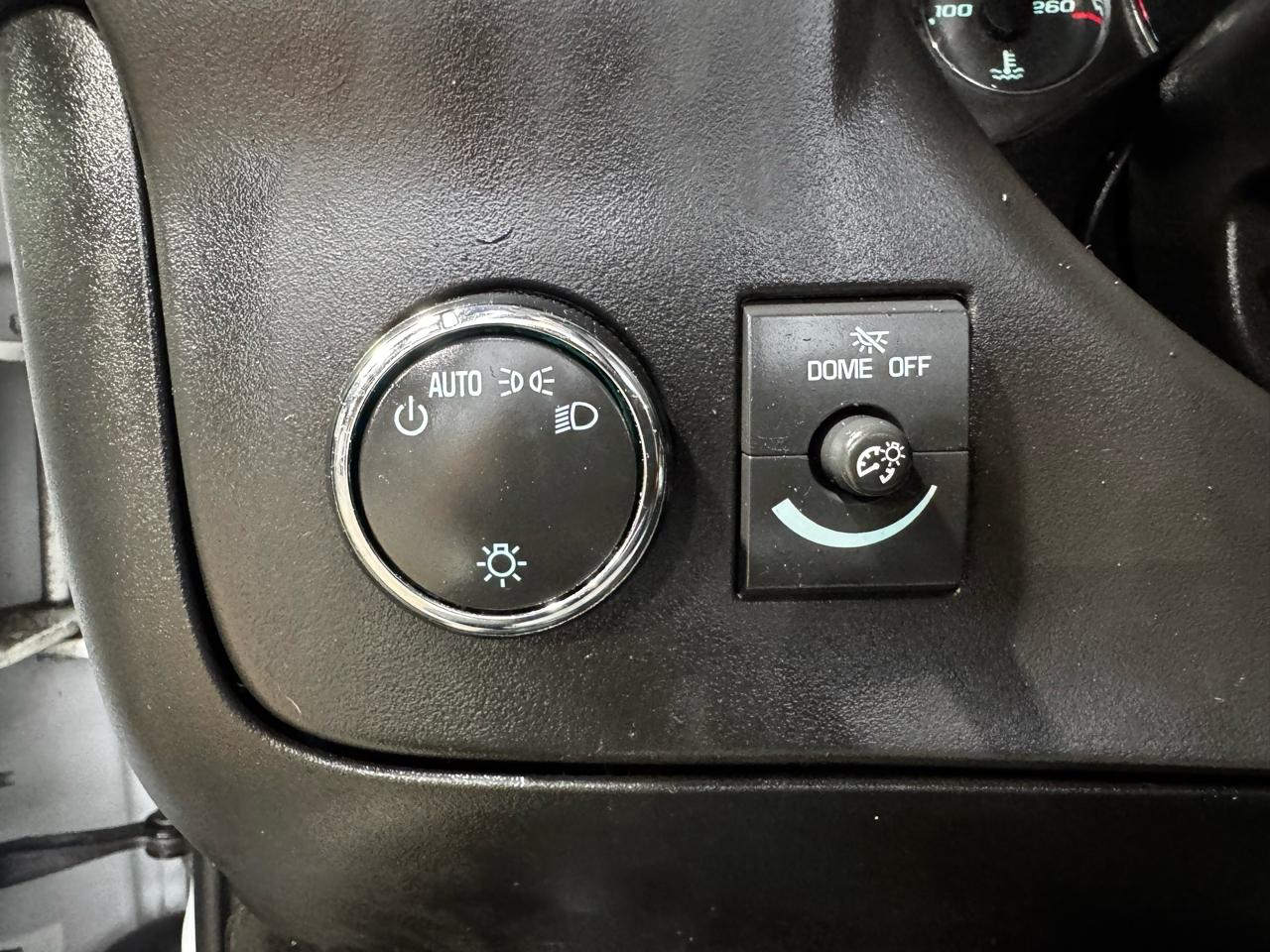 GMC Savana Cargo Van RWD 2500 135" 2017