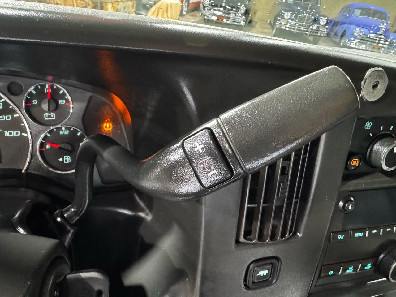 GMC Savana Cargo Van RWD 2500 135" 2017