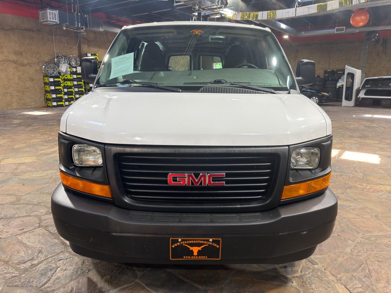 GMC Savana Cargo Van RWD 2500 135" 2017