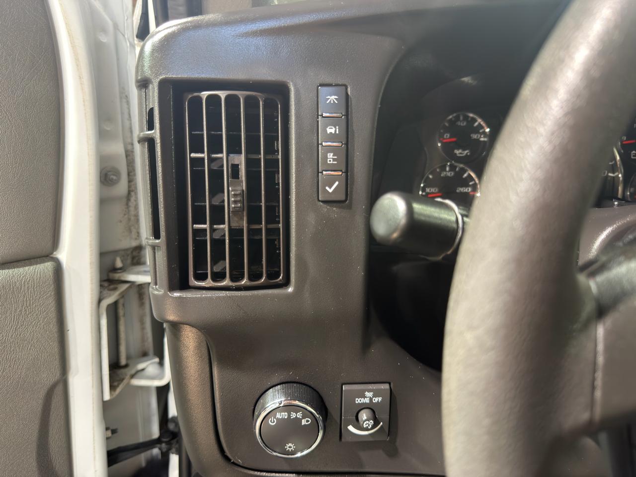 GMC Savana Cargo Van RWD 2500 135" 2017