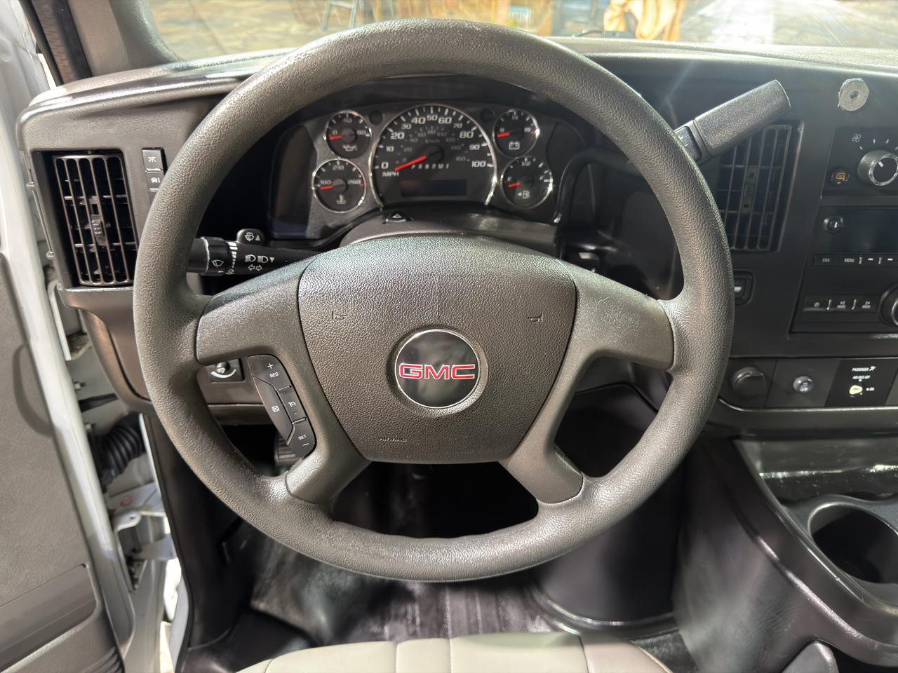 GMC Savana Cargo Van RWD 2500 135" 2017