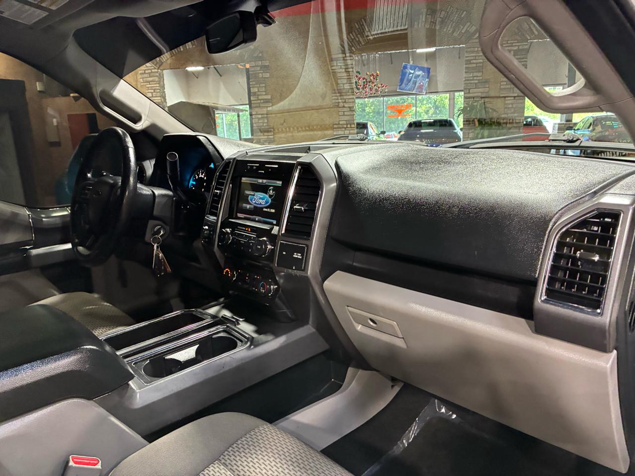 Ford F-150 4WD SuperCab 133" XLT 2015