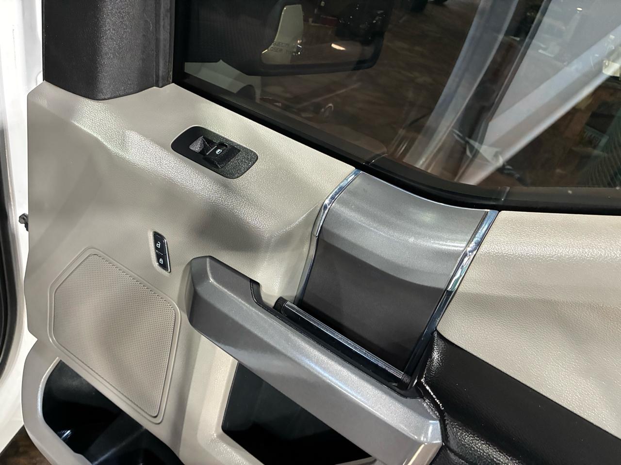 Ford F-150 4WD SuperCab 133" XLT 2015
