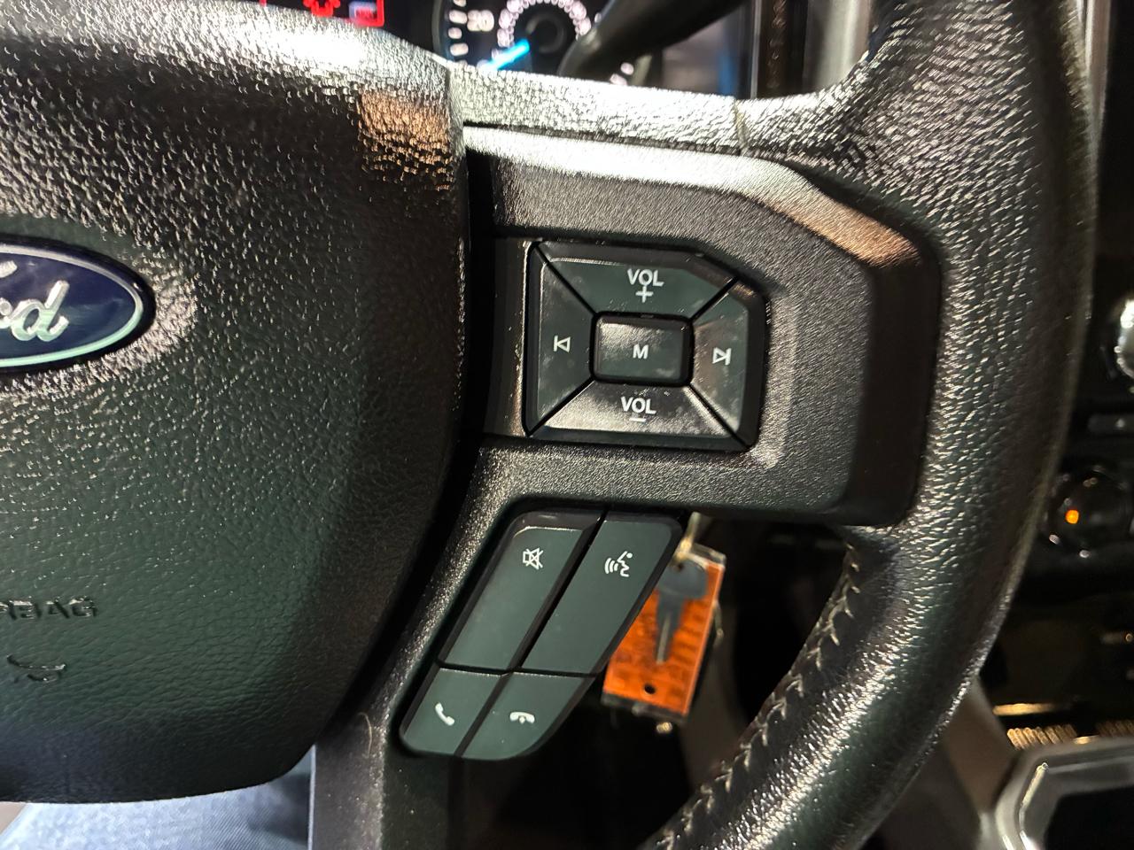 Ford F-150 4WD SuperCab 133" XLT 2015