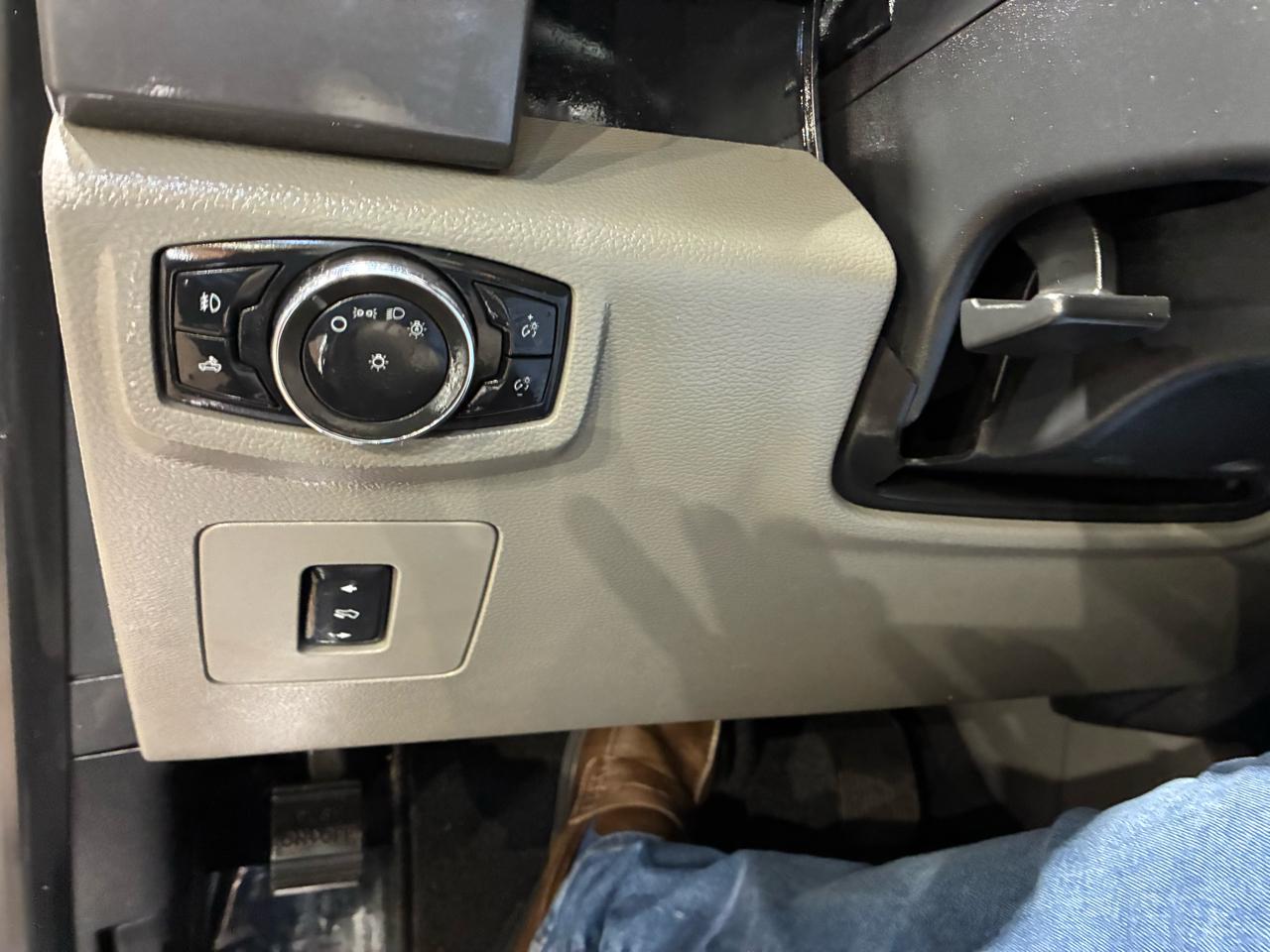 Ford F-150 4WD SuperCab 133" XLT 2015
