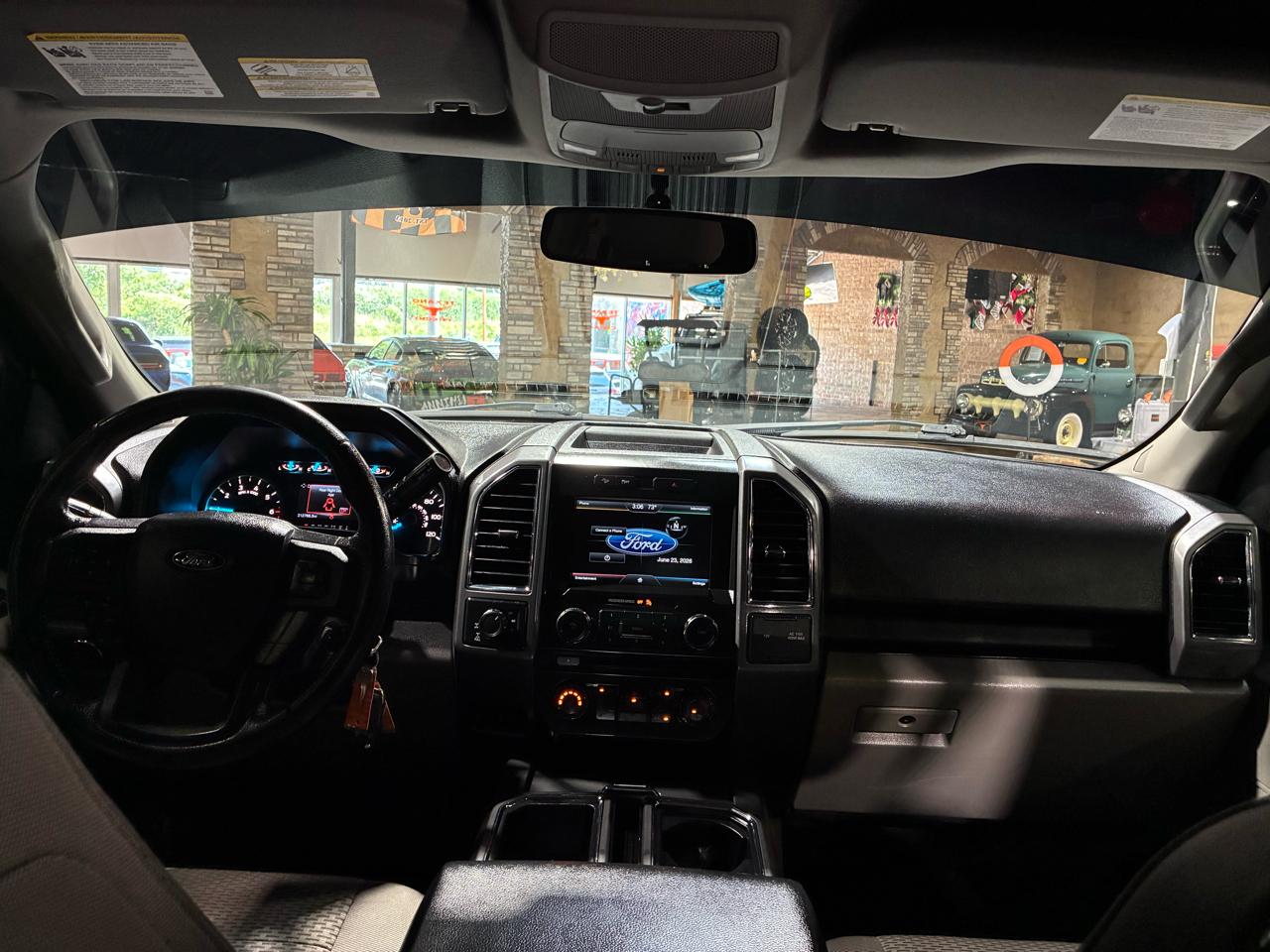Ford F-150 4WD SuperCab 133" XLT 2015