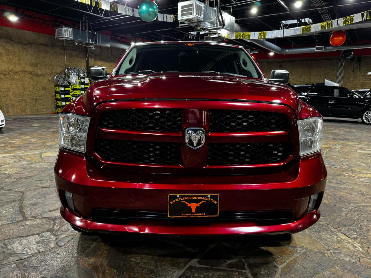 RAM 1500 Express 4x4 Crew Cab 5'7" Box 2017