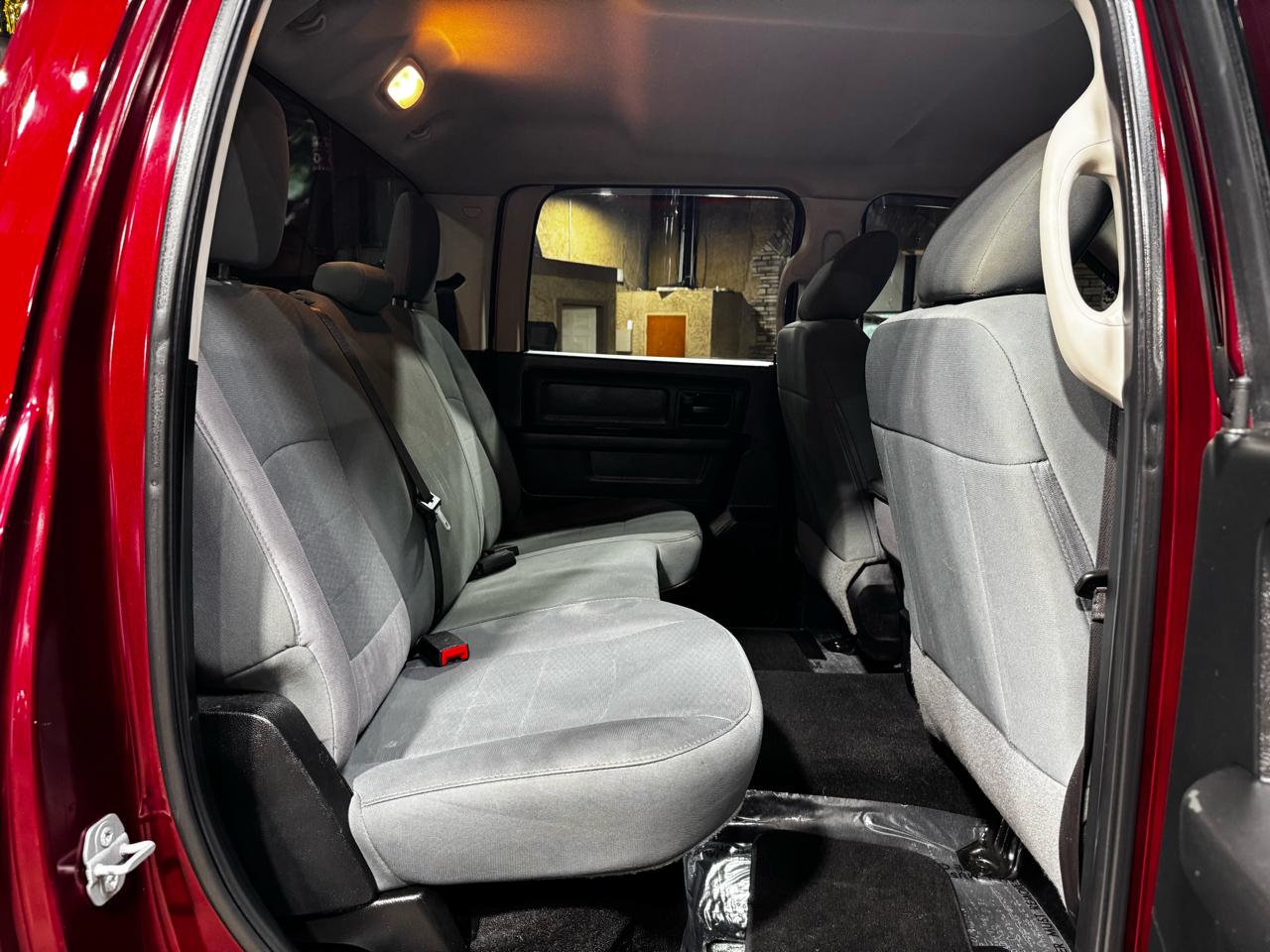 RAM 1500 Express 4x4 Crew Cab 5'7" Box 2017