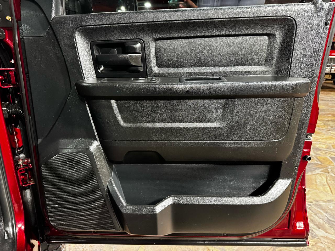 RAM 1500 Express 4x4 Crew Cab 5'7" Box 2017