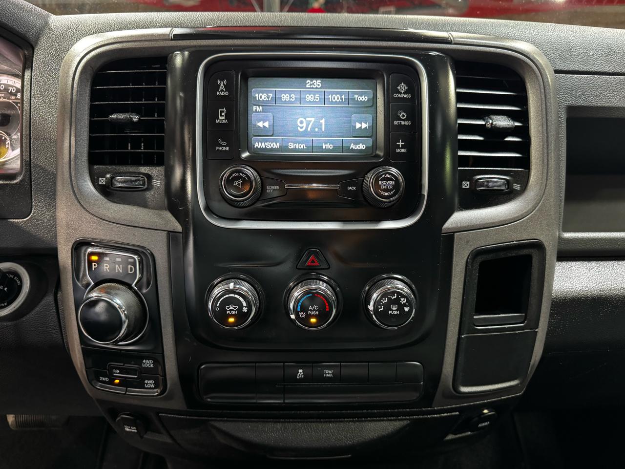 RAM 1500 Express 4x4 Crew Cab 5'7" Box 2017