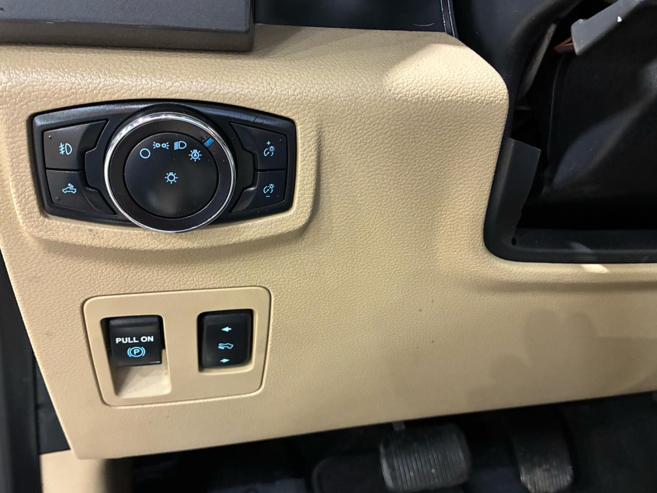 Ford F-150 2WD Supercab 133" XLT 2019