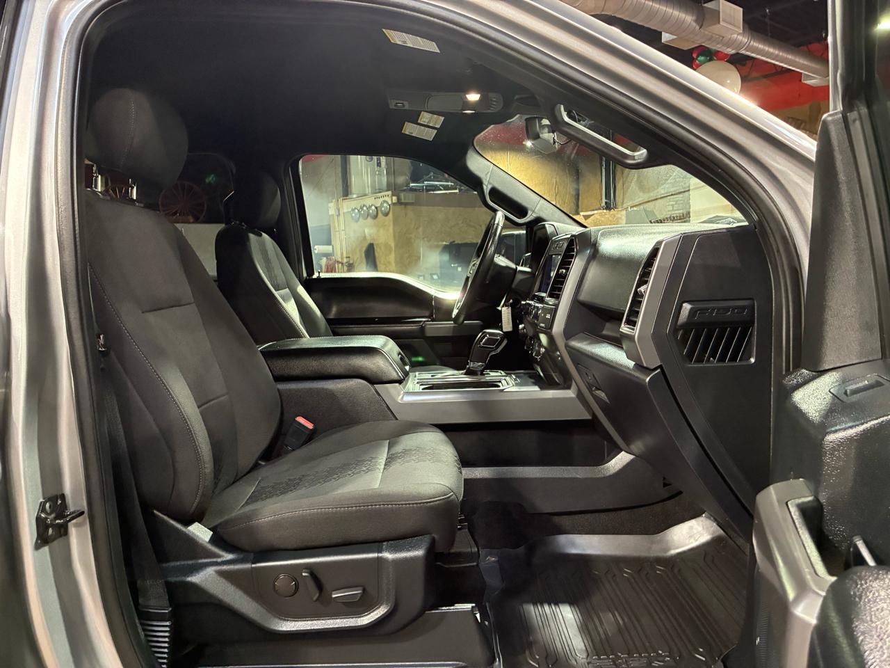 Ford F-150 XLT SuperCrew 4WD 2020