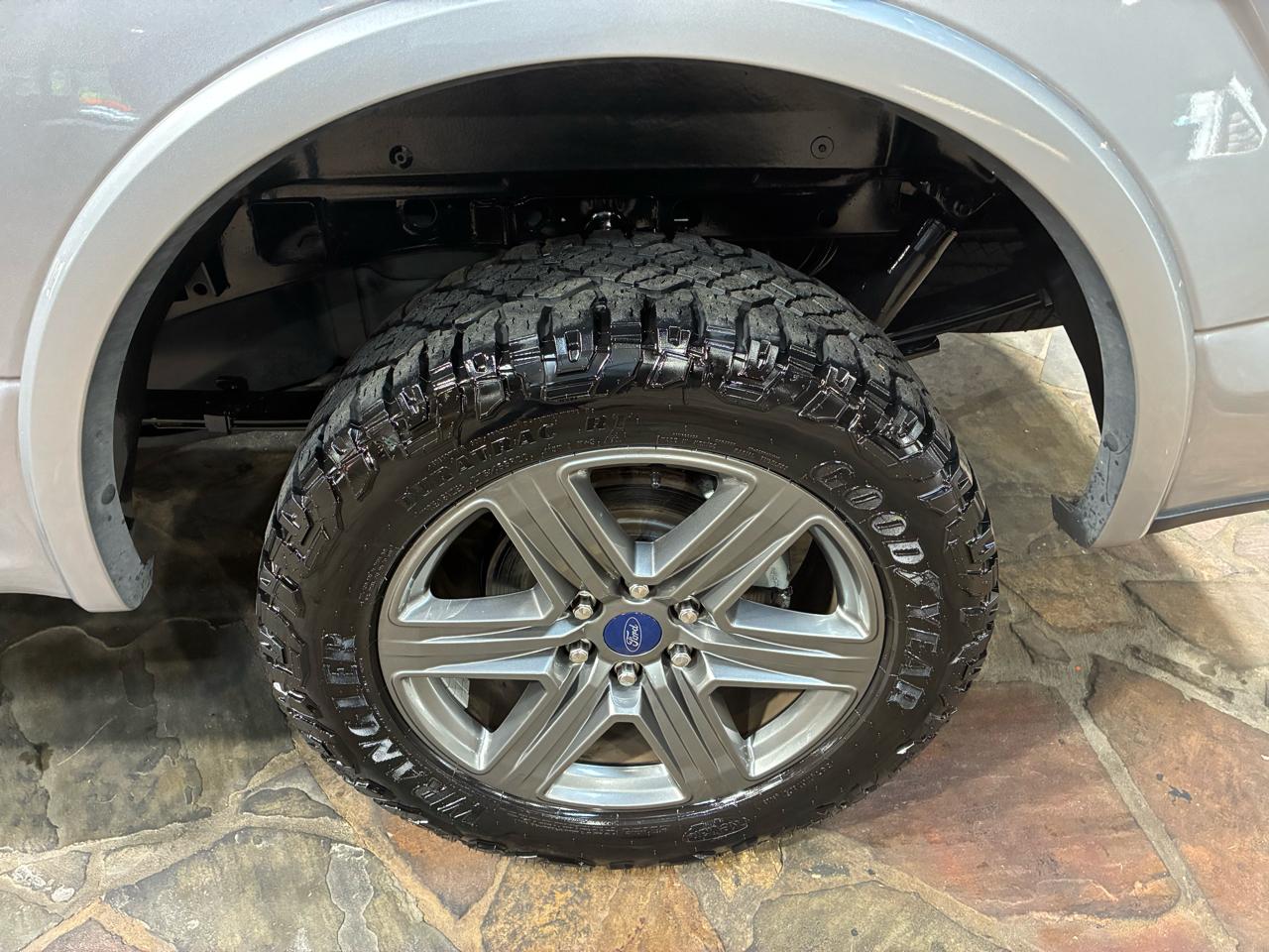 Ford F-150 XLT SuperCrew 4WD 2020