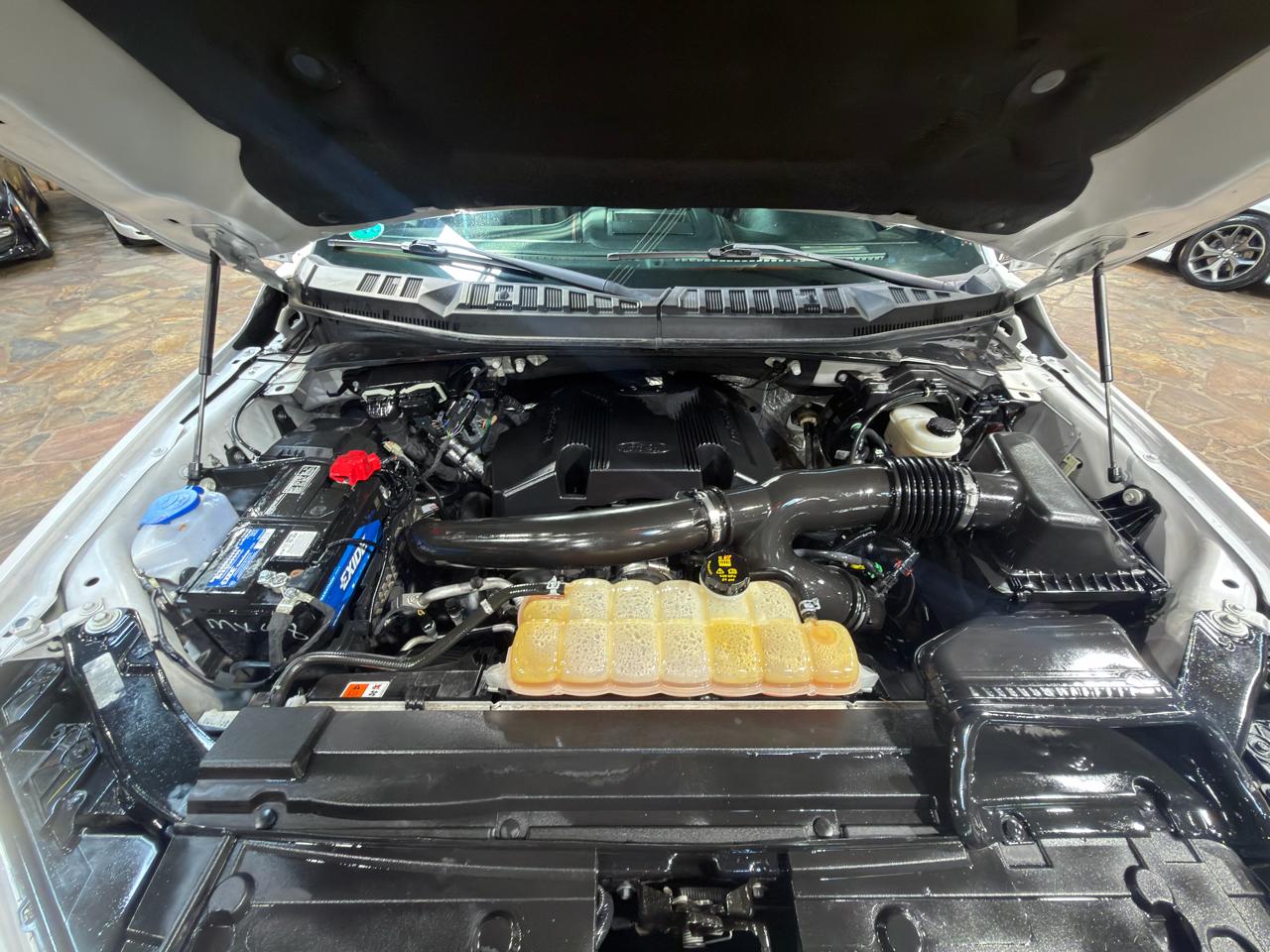 Ford F-150 Platinum 4WD SuperCrew 5.5' Box 2018