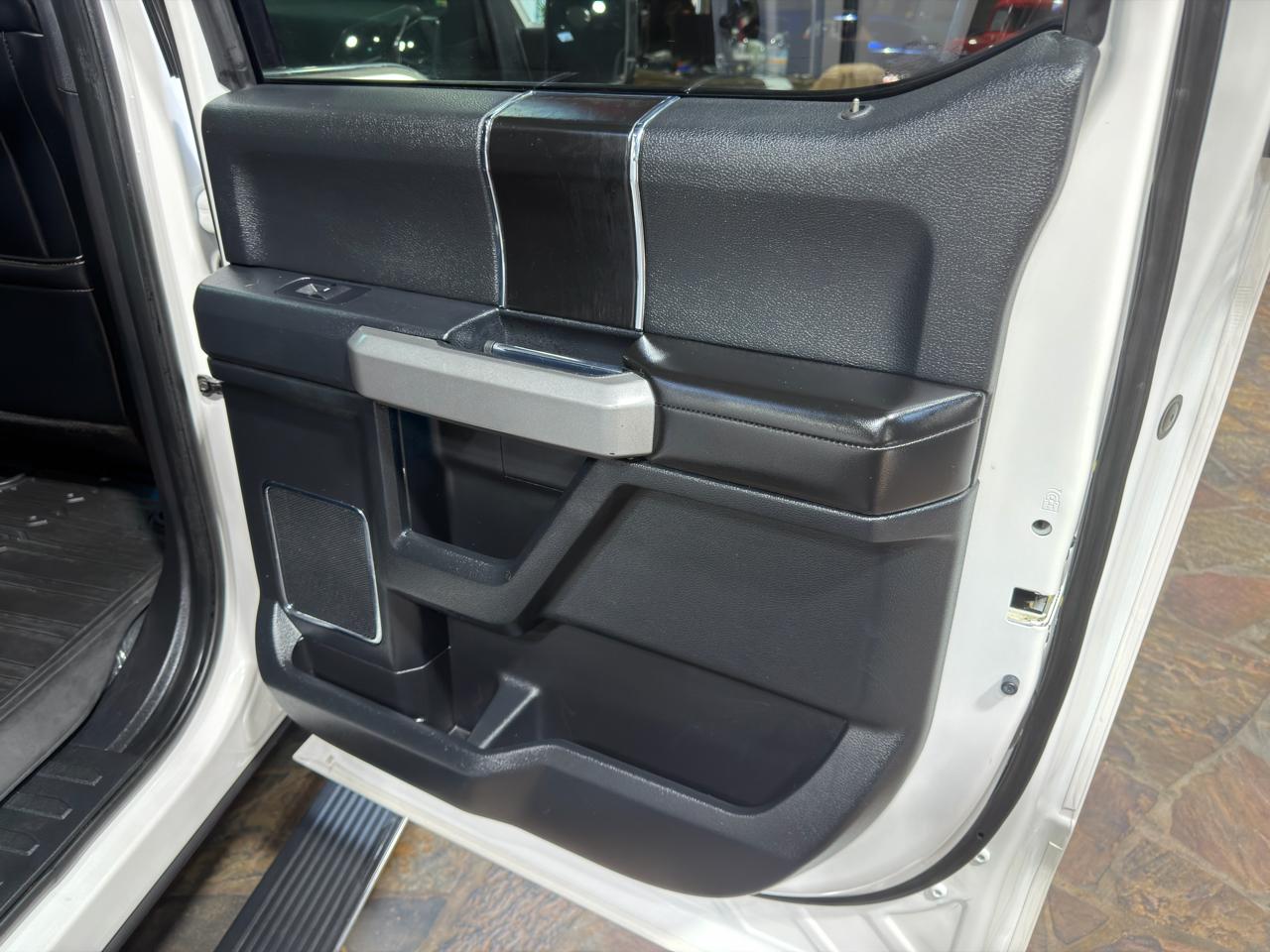 Ford F-150 Platinum 4WD SuperCrew 5.5' Box 2018